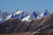 76 Zoom verso cattedrali di granito